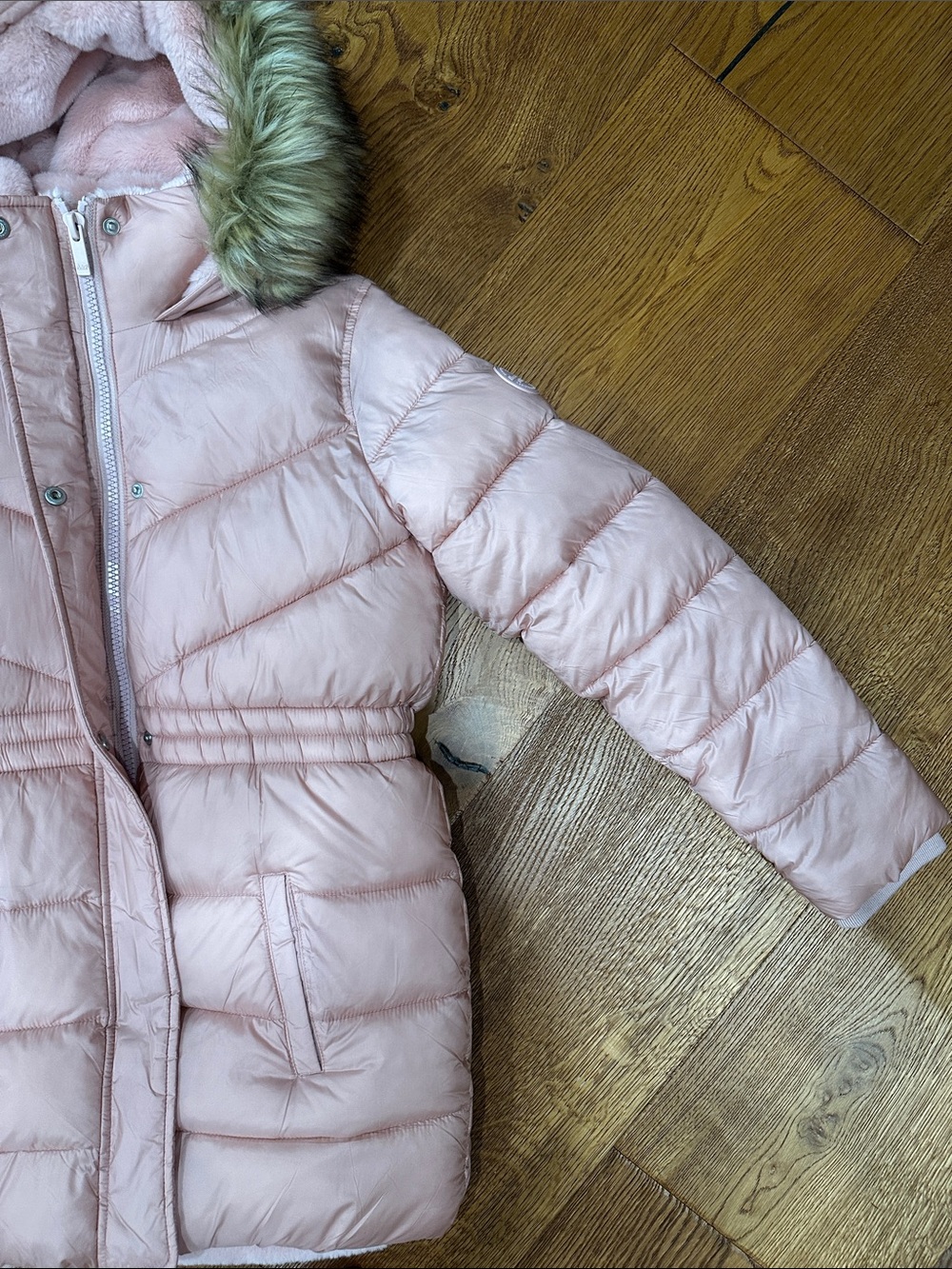 Abercrombie & Fitch Girls' Light Pink Puffer Coat with Faux Fur Hood- size 15/16 - Picture 5 of 9